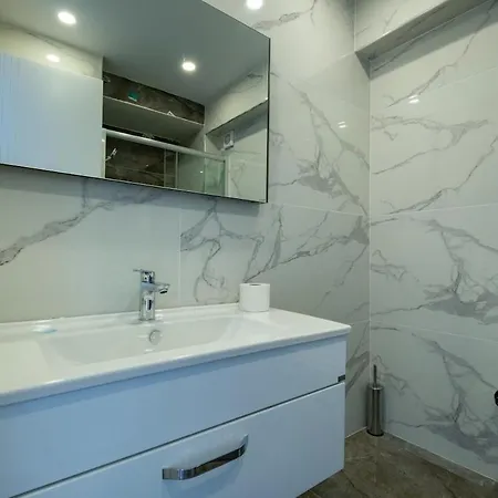 Chic Bosphorus View Apartment